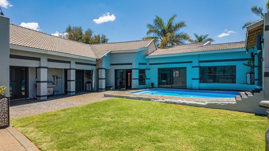 5 Bedroom Property for Sale in Annlin Gauteng