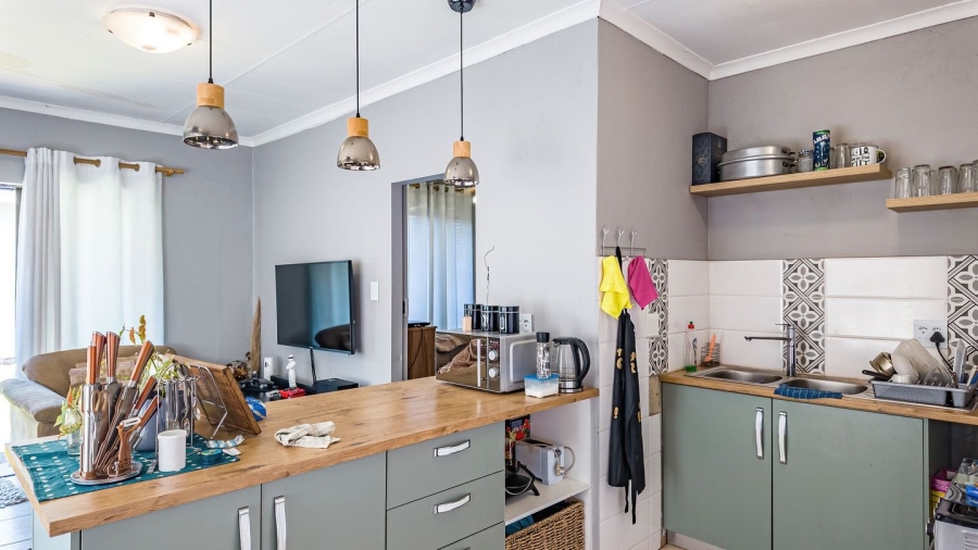 5 Bedroom Property for Sale in Annlin Gauteng