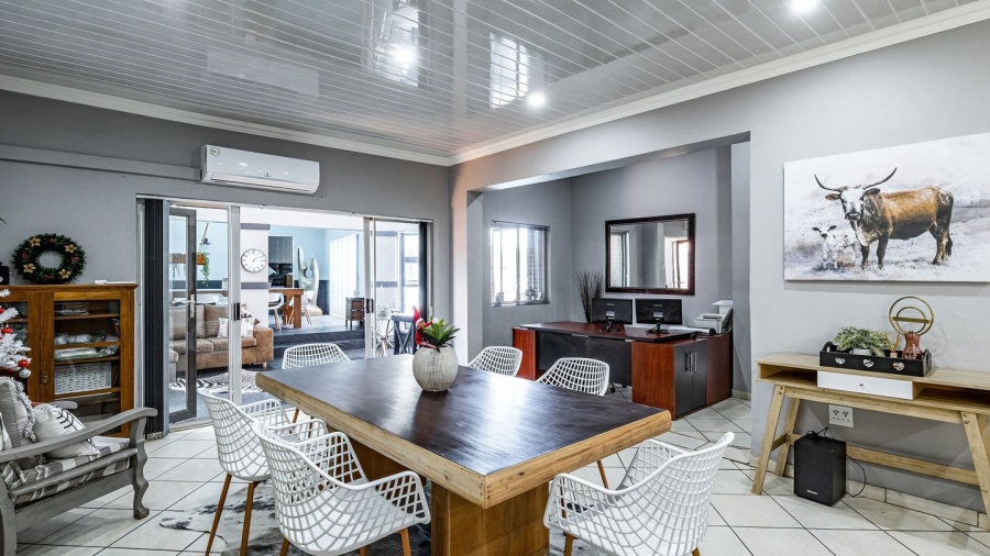 5 Bedroom Property for Sale in Annlin Gauteng