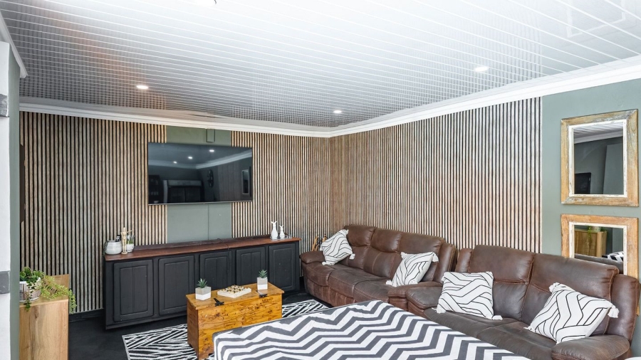 5 Bedroom Property for Sale in Annlin Gauteng