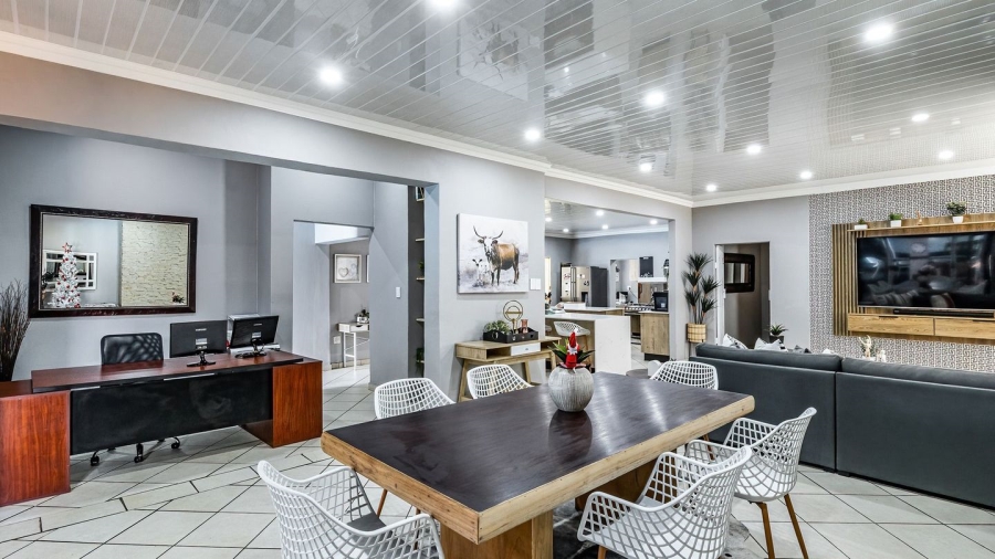 5 Bedroom Property for Sale in Annlin Gauteng