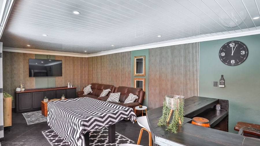 5 Bedroom Property for Sale in Annlin Gauteng