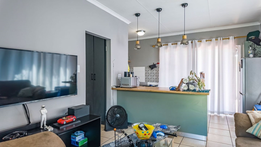 5 Bedroom Property for Sale in Annlin Gauteng