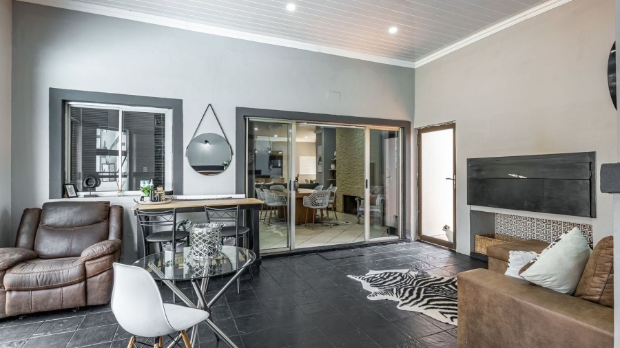 5 Bedroom Property for Sale in Annlin Gauteng