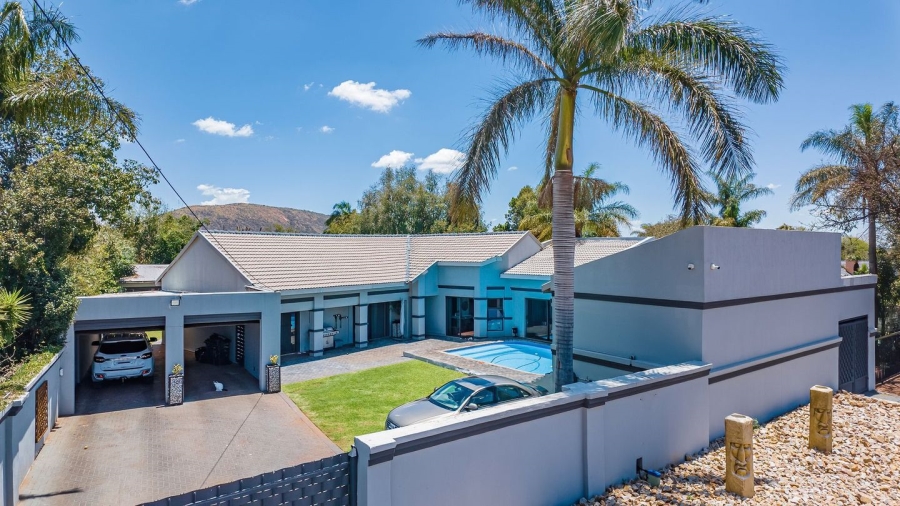 5 Bedroom Property for Sale in Annlin Gauteng