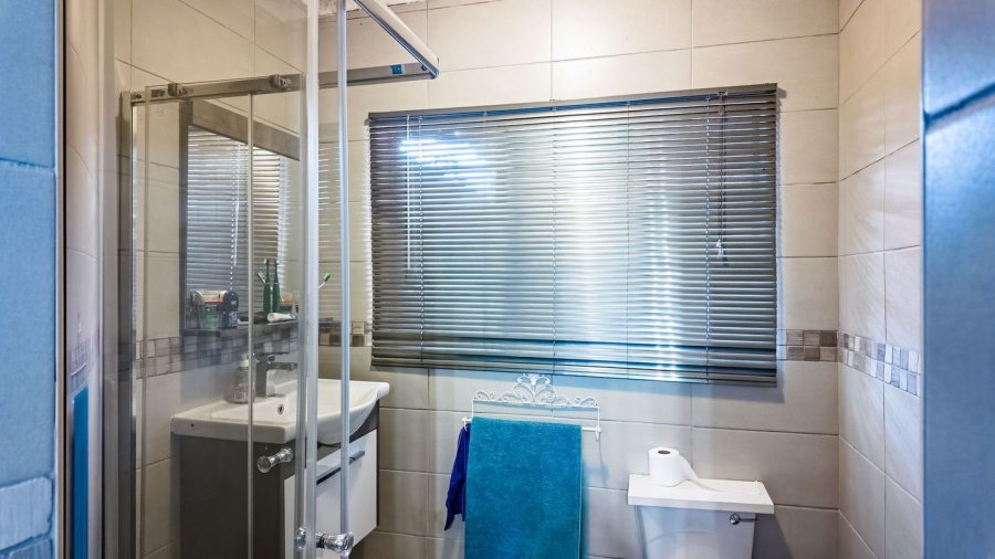 5 Bedroom Property for Sale in Annlin Gauteng