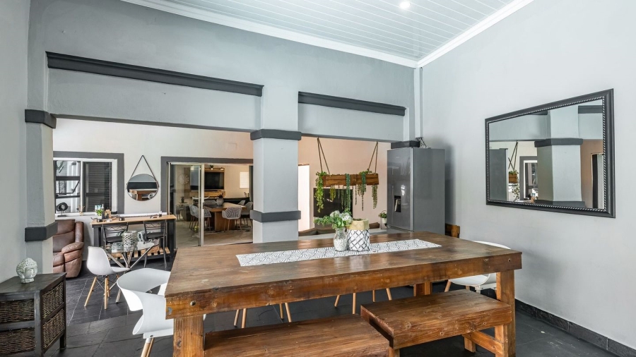 5 Bedroom Property for Sale in Annlin Gauteng