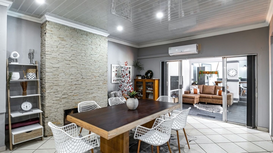 5 Bedroom Property for Sale in Annlin Gauteng