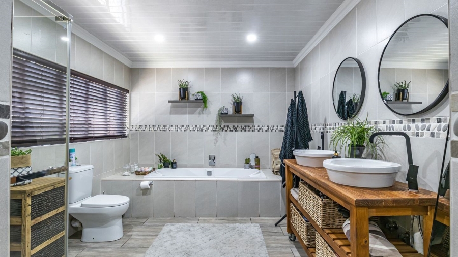 5 Bedroom Property for Sale in Annlin Gauteng