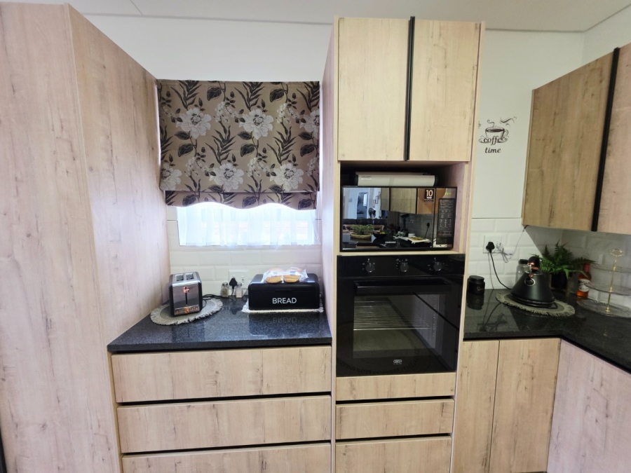 3 Bedroom Property for Sale in Equestria Gauteng