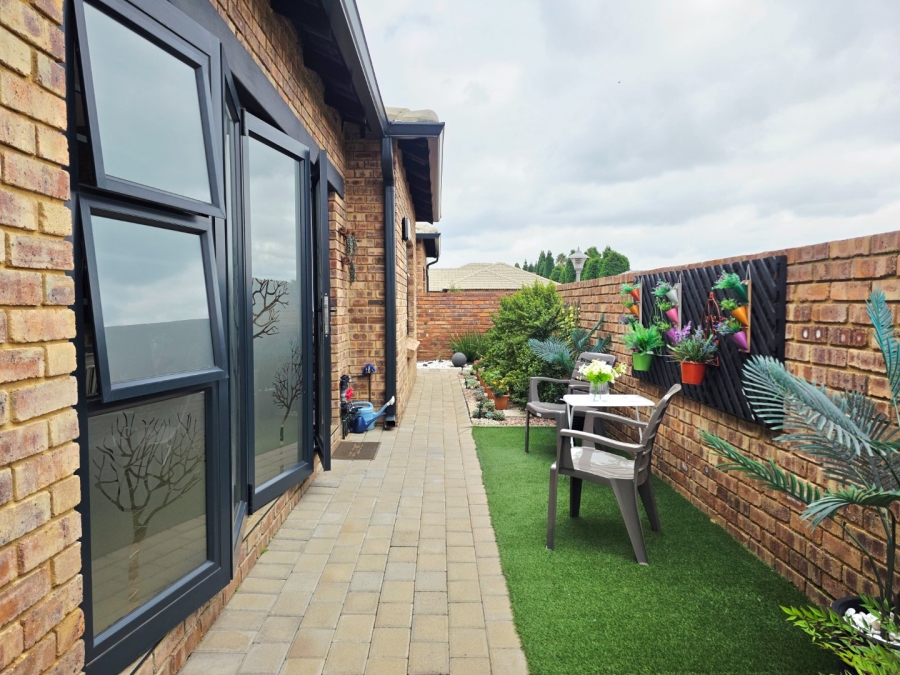 3 Bedroom Property for Sale in Equestria Gauteng