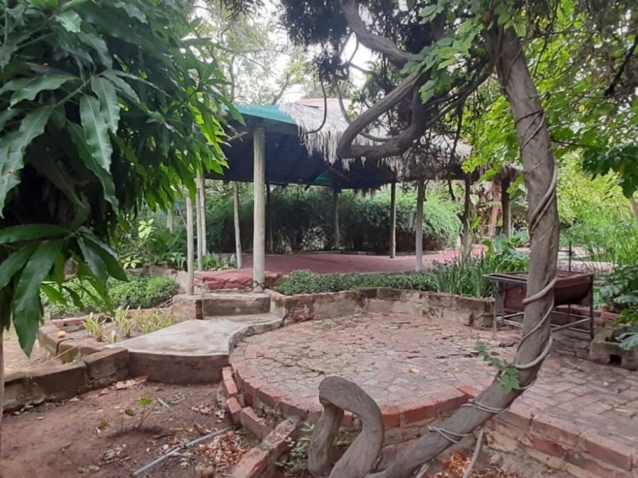 6 Bedroom Property for Sale in Bultfontein A H Gauteng