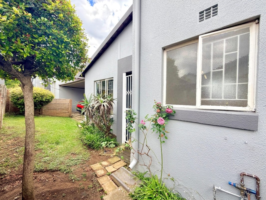 2 Bedroom Property for Sale in Eden Glen Gauteng