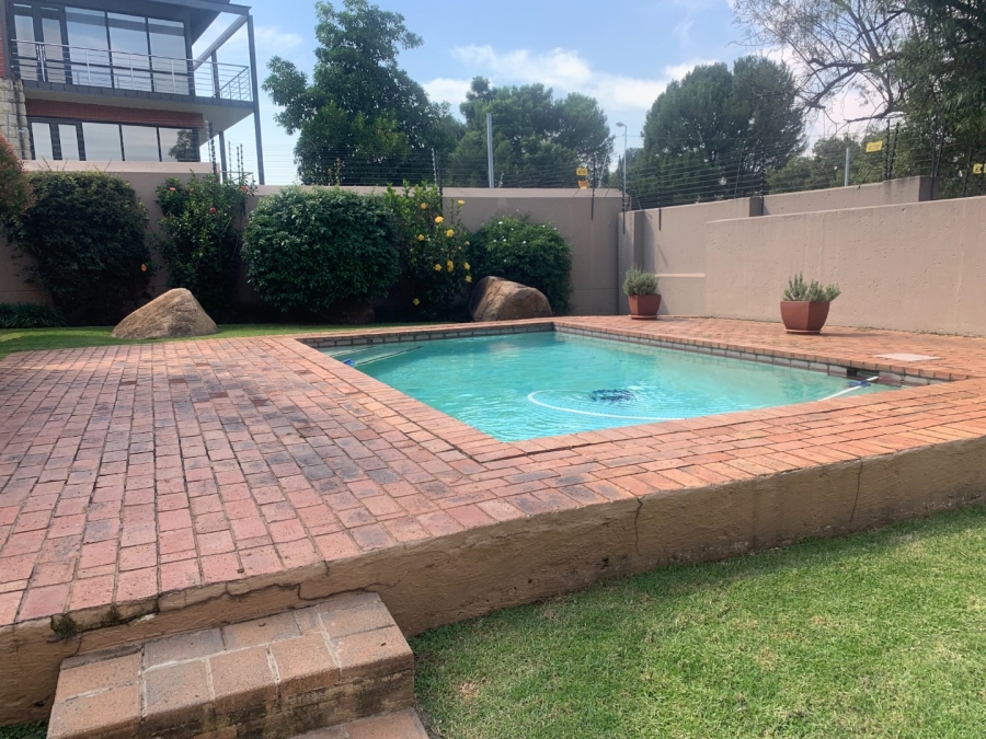 To Let 1 Bedroom Property for Rent in Woodmead Gauteng