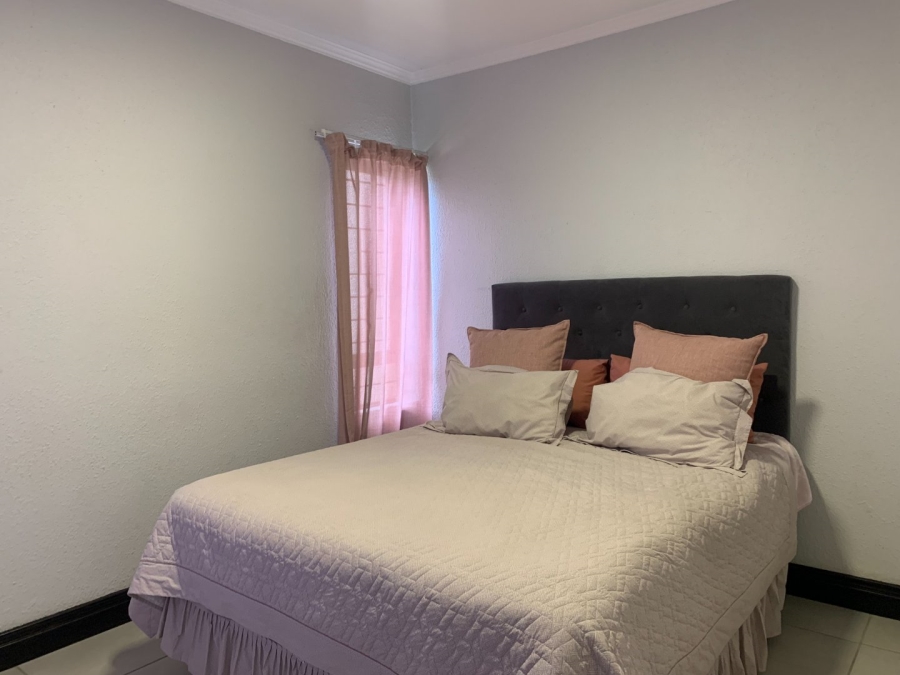 To Let 1 Bedroom Property for Rent in Woodmead Gauteng