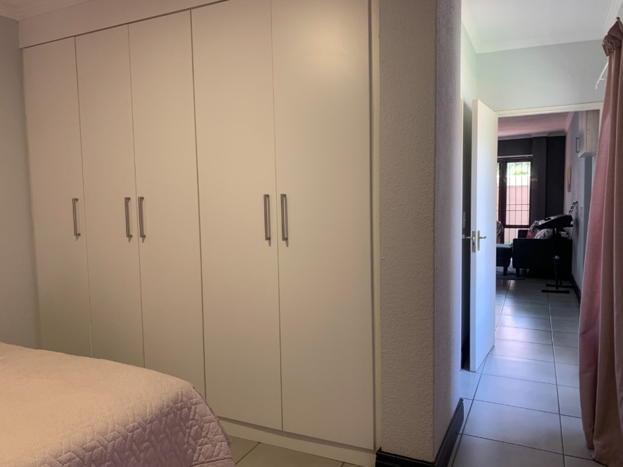 To Let 1 Bedroom Property for Rent in Woodmead Gauteng