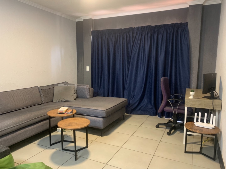 To Let 1 Bedroom Property for Rent in Woodmead Gauteng