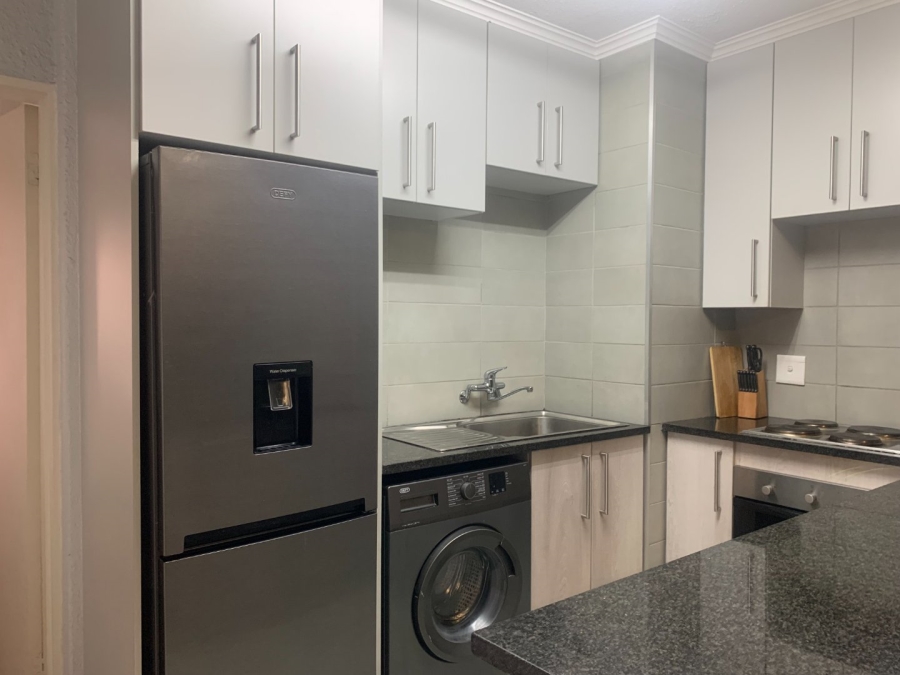 To Let 1 Bedroom Property for Rent in Woodmead Gauteng