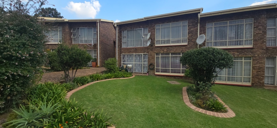 2 Bedroom Property for Sale in Brackendowns Gauteng