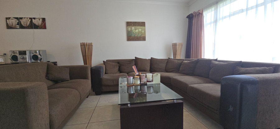2 Bedroom Property for Sale in Brackendowns Gauteng