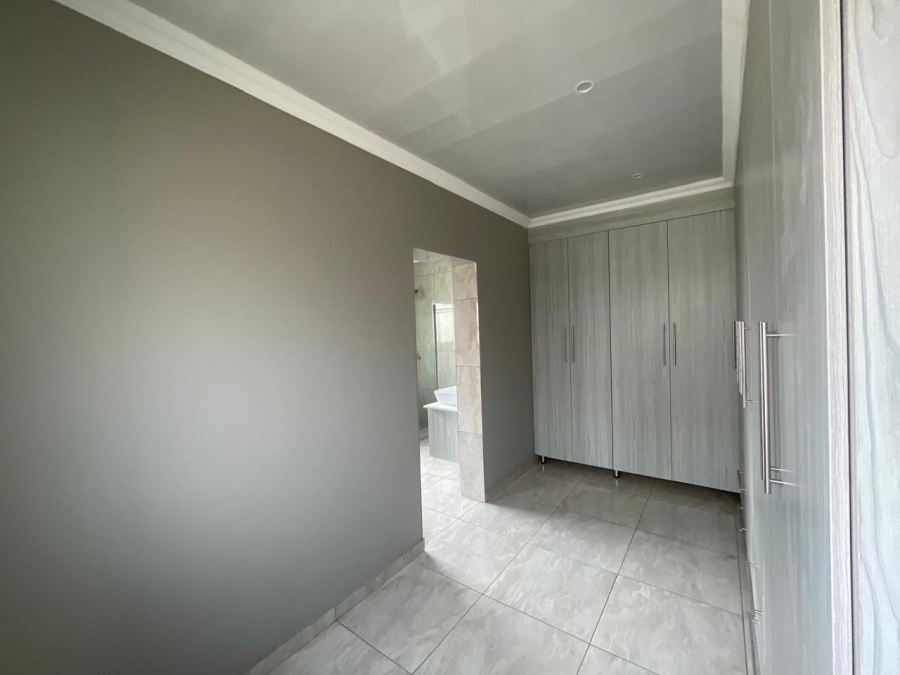 5 Bedroom Property for Sale in Roodeplaat Gauteng