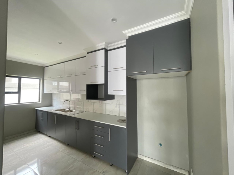 5 Bedroom Property for Sale in Roodeplaat Gauteng