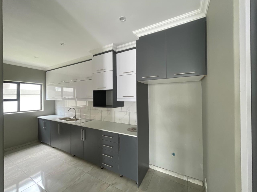 5 Bedroom Property for Sale in Roodeplaat Gauteng