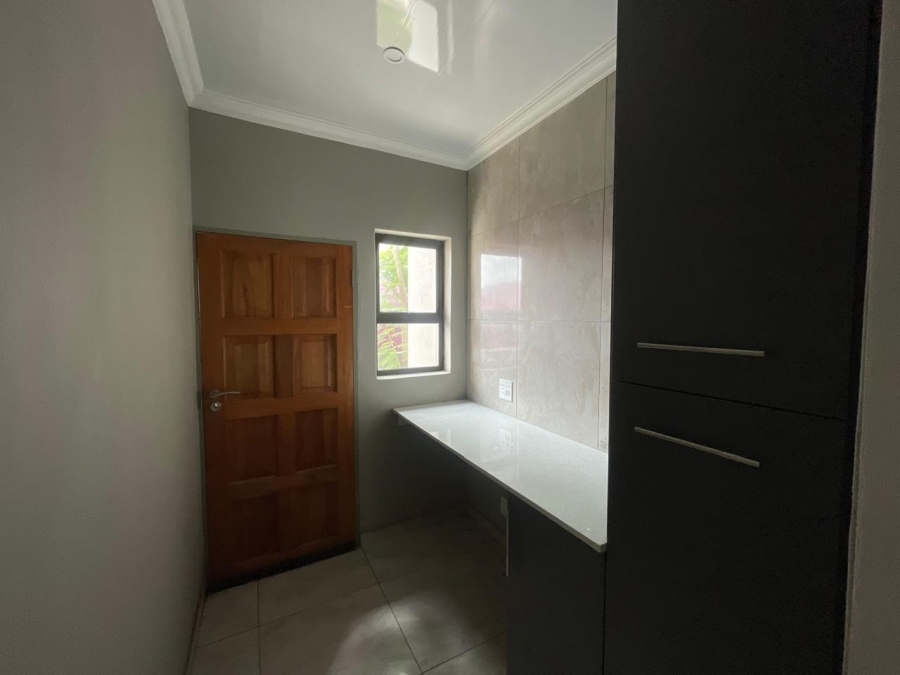 5 Bedroom Property for Sale in Roodeplaat Gauteng