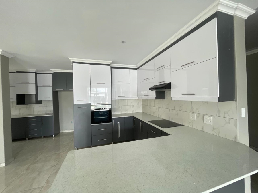 5 Bedroom Property for Sale in Roodeplaat Gauteng