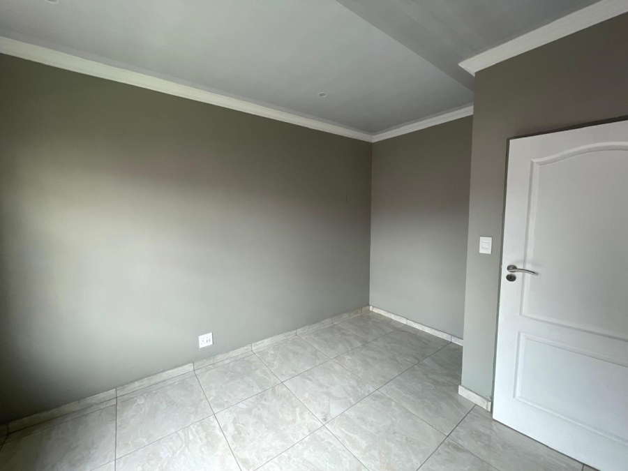 5 Bedroom Property for Sale in Roodeplaat Gauteng