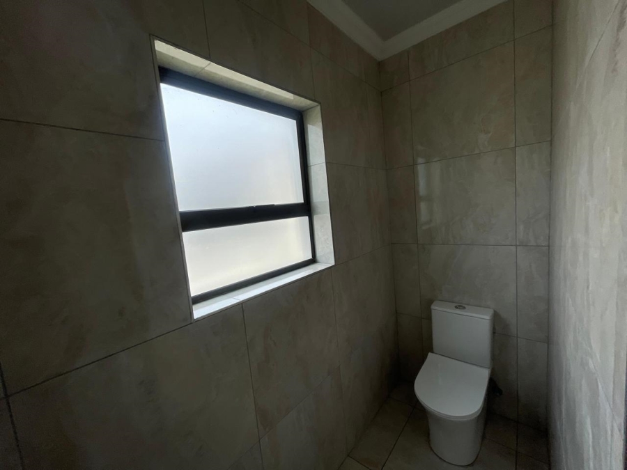 5 Bedroom Property for Sale in Roodeplaat Gauteng