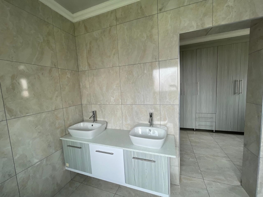 5 Bedroom Property for Sale in Roodeplaat Gauteng