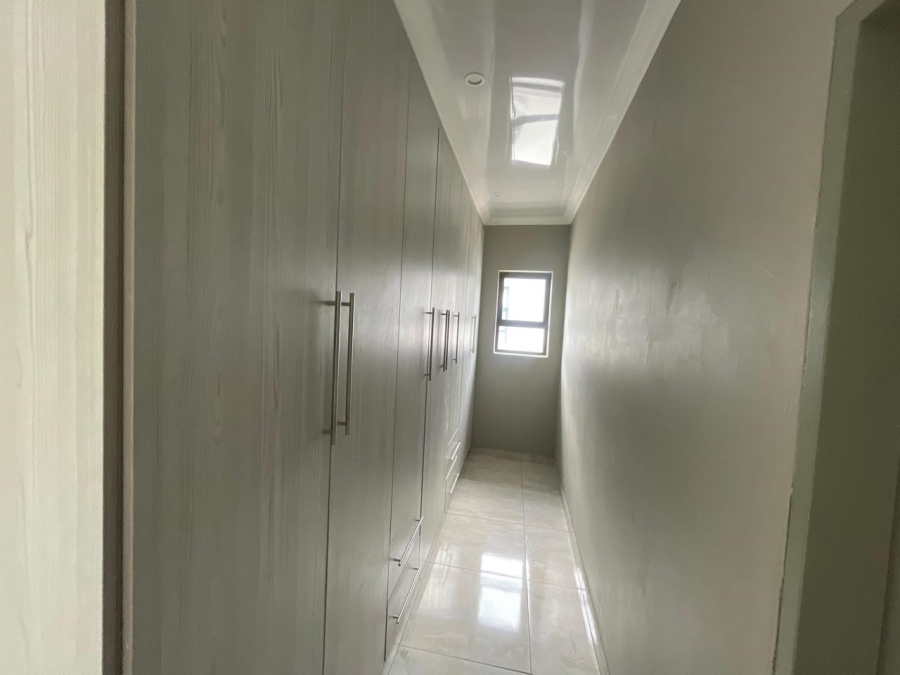 5 Bedroom Property for Sale in Roodeplaat Gauteng