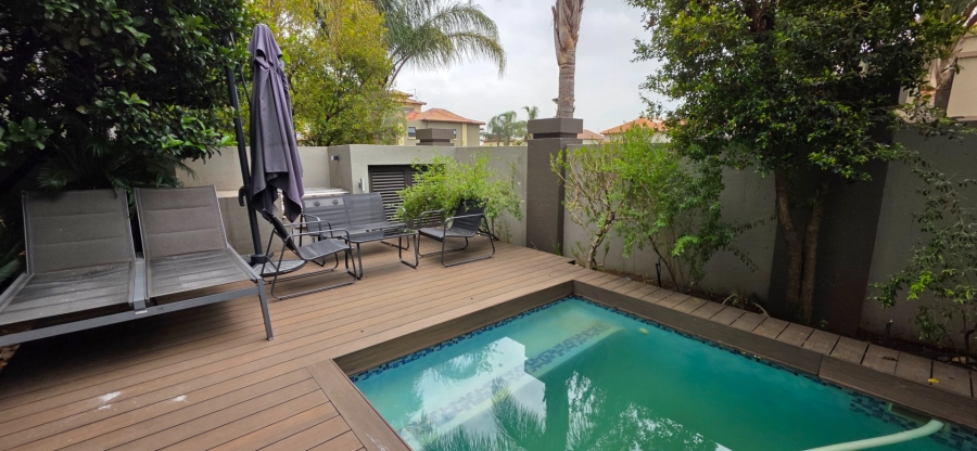 5 Bedroom Property for Sale in Greenstone Hill Gauteng