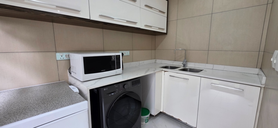 5 Bedroom Property for Sale in Greenstone Hill Gauteng