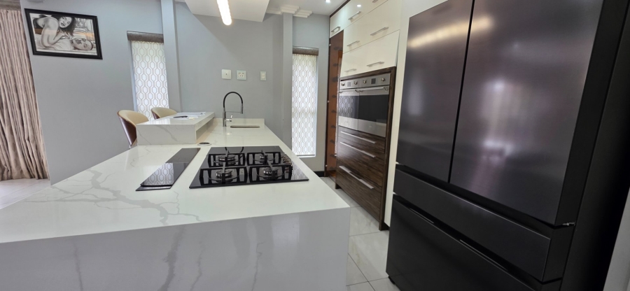 5 Bedroom Property for Sale in Greenstone Hill Gauteng