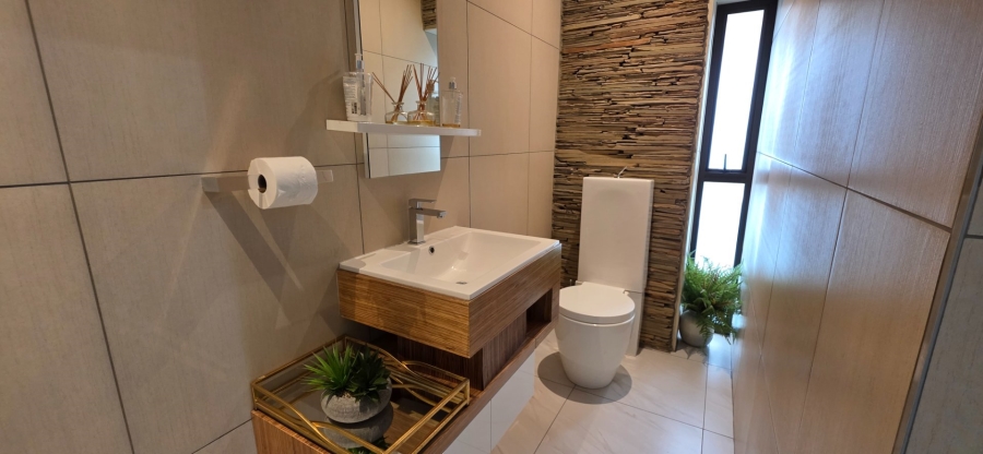 5 Bedroom Property for Sale in Greenstone Hill Gauteng