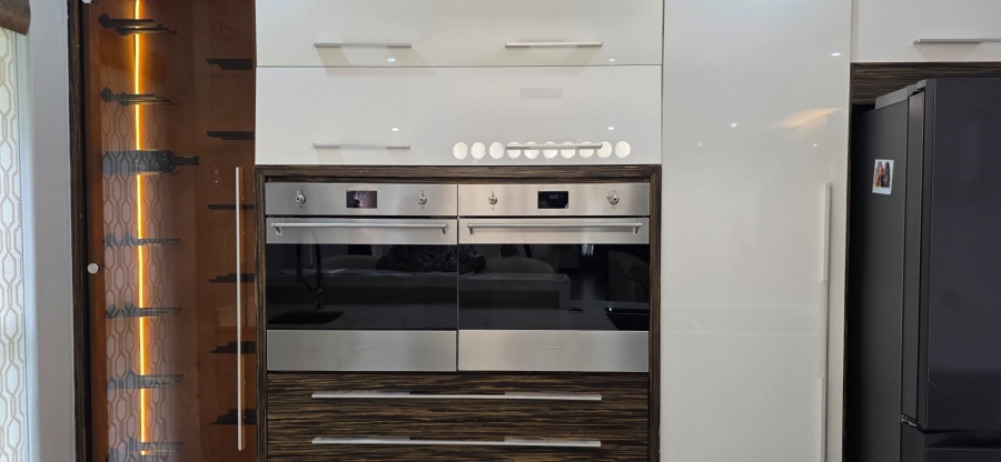 5 Bedroom Property for Sale in Greenstone Hill Gauteng