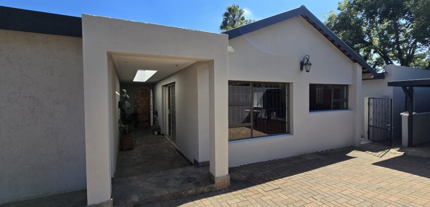 4 Bedroom Property for Sale in Garsfontein Gauteng