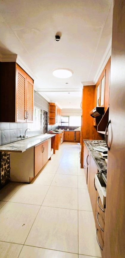 4 Bedroom Property for Sale in Garsfontein Gauteng