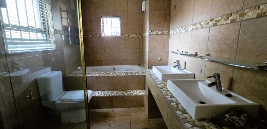 4 Bedroom Property for Sale in Garsfontein Gauteng