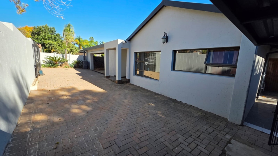4 Bedroom Property for Sale in Garsfontein Gauteng
