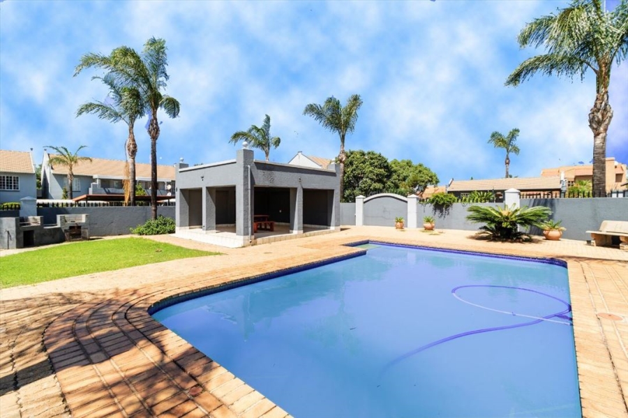 2 Bedroom Property for Sale in Bartlett Gauteng