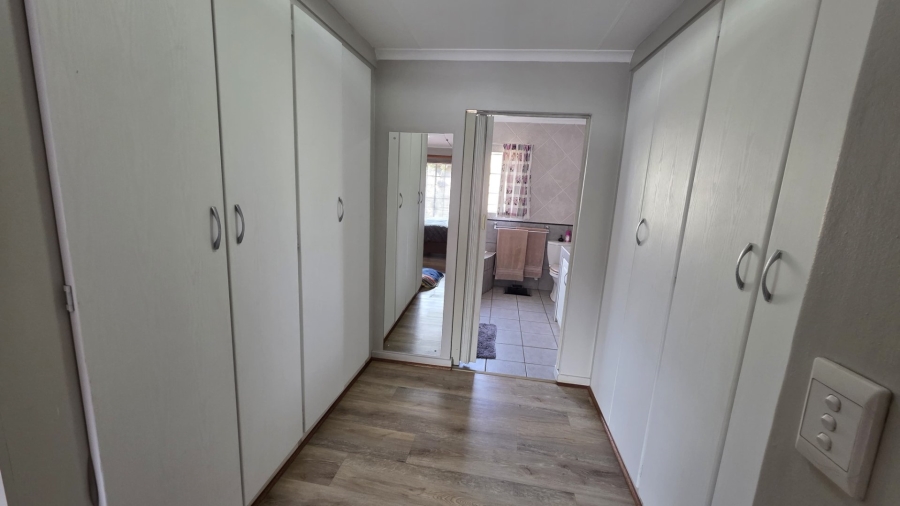 4 Bedroom Property for Sale in Montana Tuine Gauteng