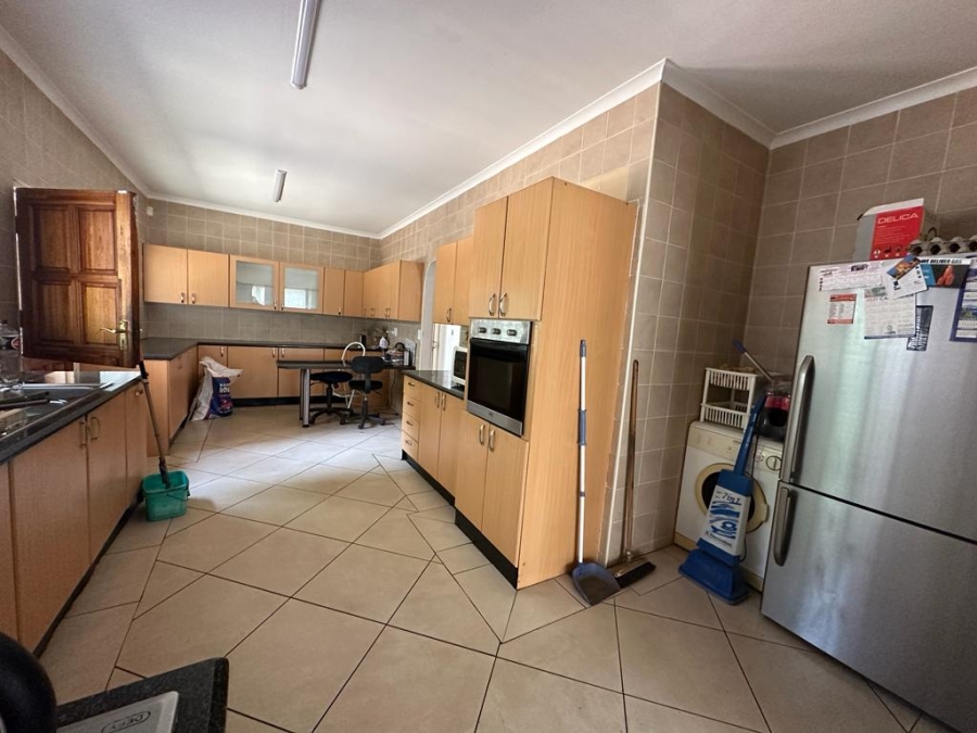 To Let 4 Bedroom Property for Rent in Glenanda Gauteng