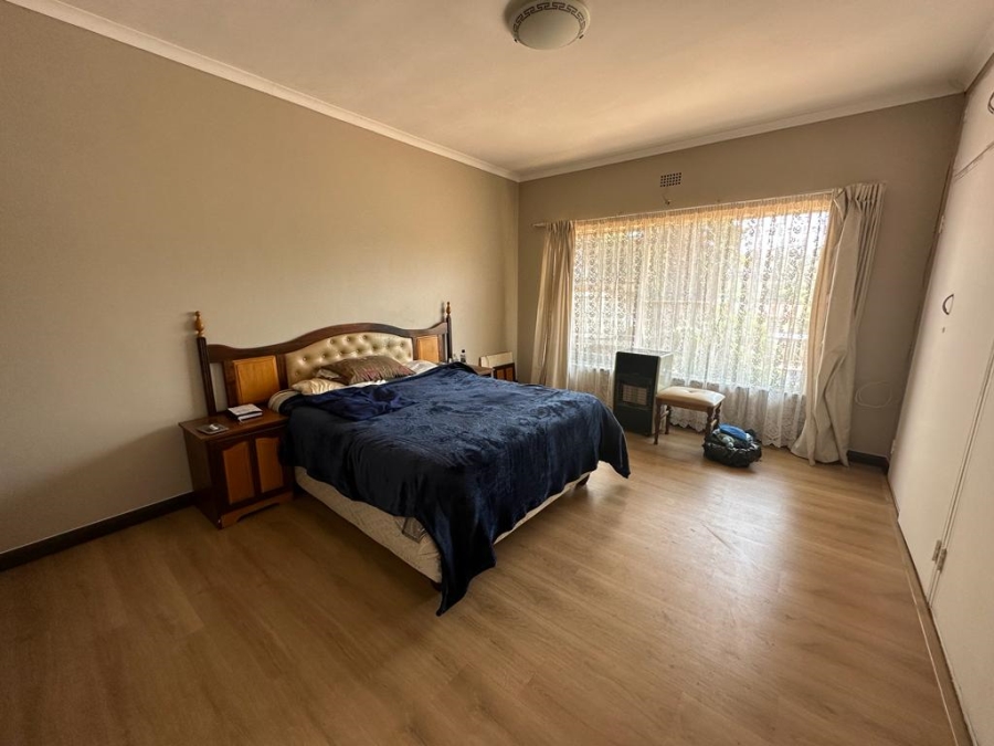 To Let 4 Bedroom Property for Rent in Glenanda Gauteng