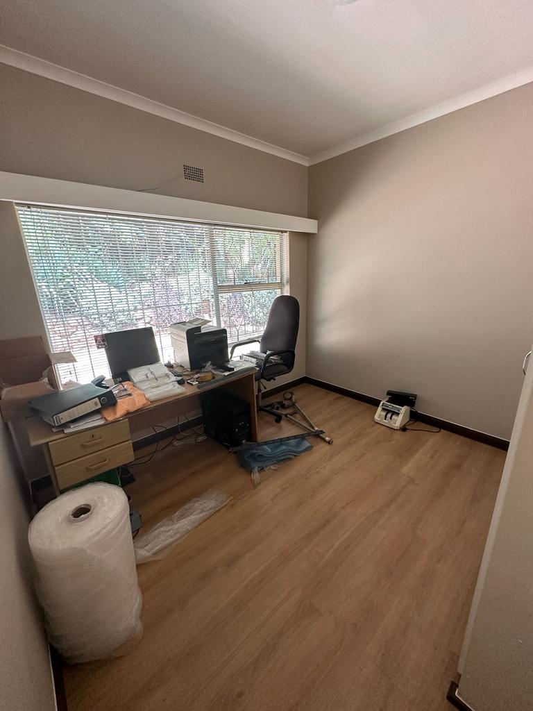 To Let 4 Bedroom Property for Rent in Glenanda Gauteng