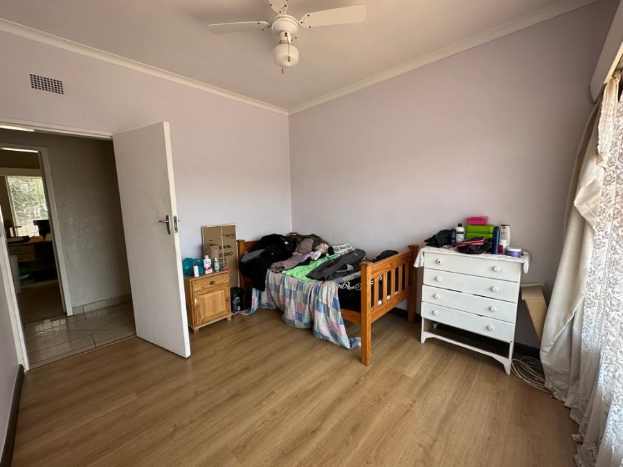 To Let 4 Bedroom Property for Rent in Glenanda Gauteng