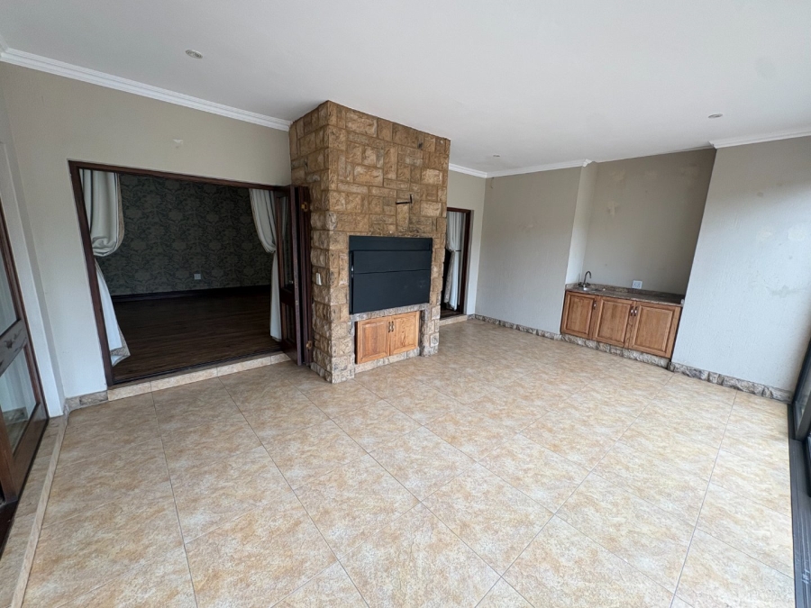 4 Bedroom Property for Sale in Waterlake Farm Lifestyle Estate Gauteng