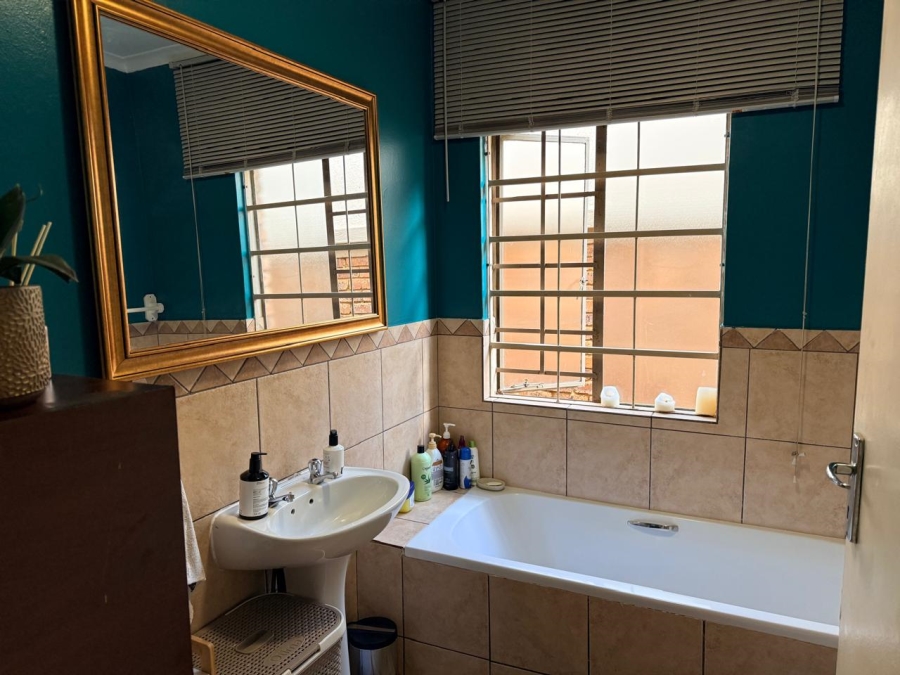 2 Bedroom Property for Sale in Equestria Gauteng